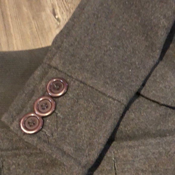 grey jacket - Picture 3 of 5